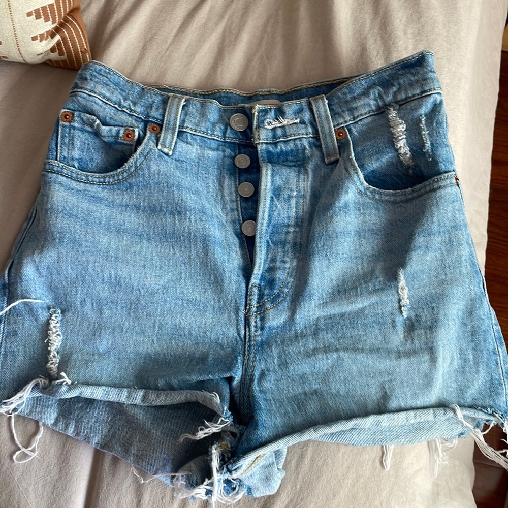 Levi’s Ribcage Denim Short – Tango Beach